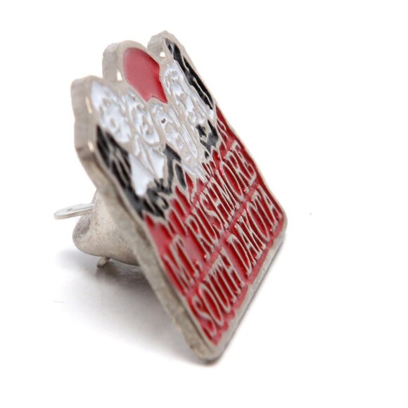 Vintage Mount Rushmore Enamelled Pin USA Historic South Dakota Souvenir Travel - Picture 4 of 4